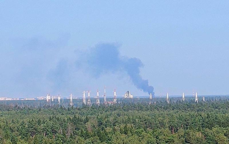 Російські ЗМІ повідомляють про виникнення пожежі на аеродромі Чкаловський, розташованому в Підмосков'ї | Новини Еспресо